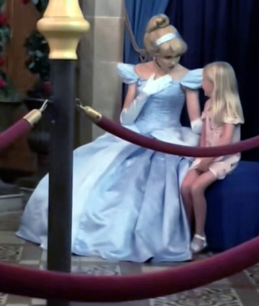 @hollie_ever_after / CATERS NEWS